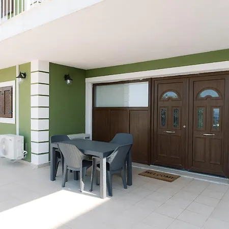 Lakis Apartment Vlachata