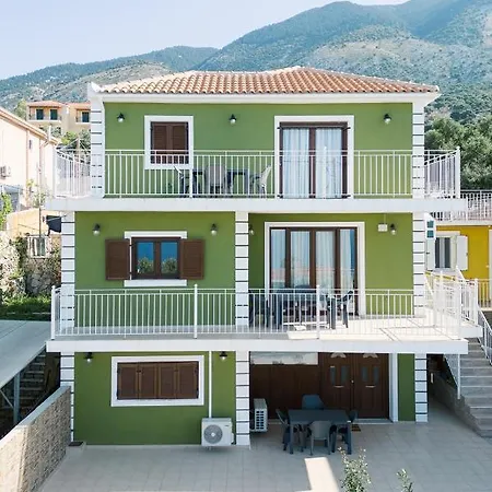 Lakis Apartment