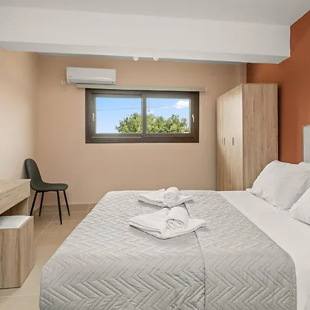 Lakis Apartment *