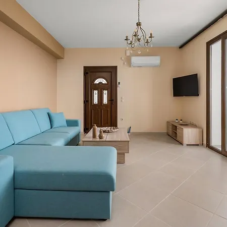 Lakis Apartment *