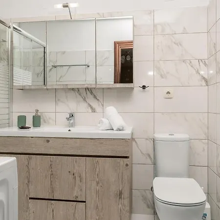 Apartment Lakis *